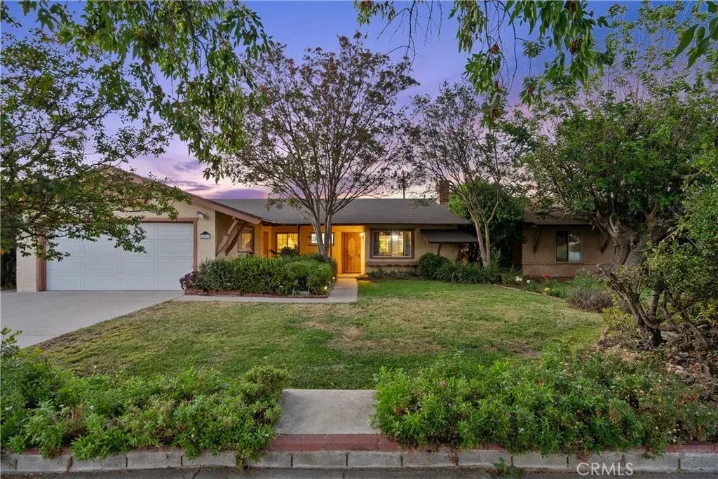 15913 Napa Street, North Hills