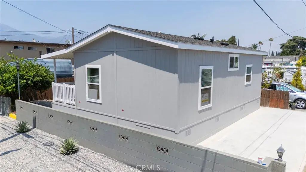 2548 Peck 27, Monrovia