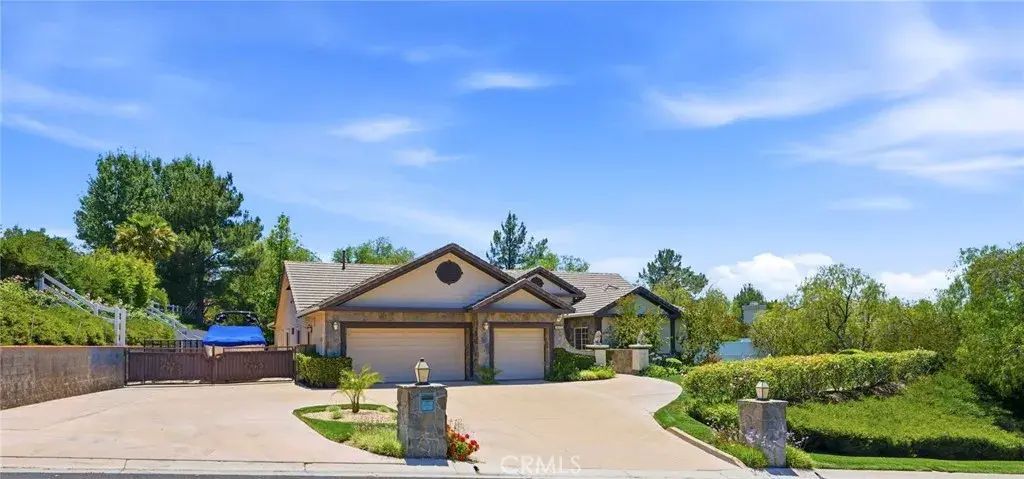 15330 Live Oak Springs Canyon, Canyon Country