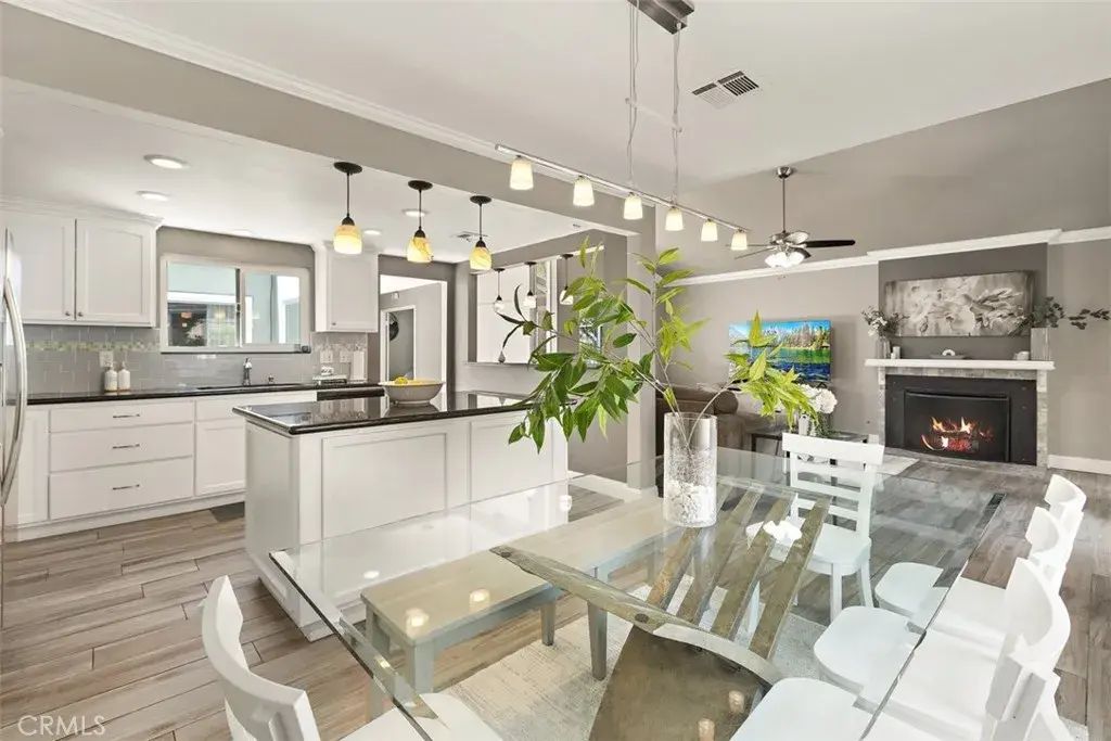 1193 Mountain Gate, Upland