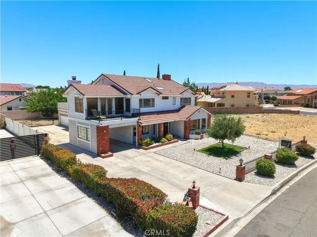 18380 Lakeview Drive, Victorville