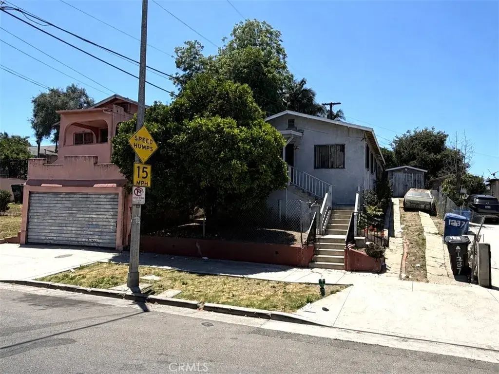 1237 N Evergreen, Los Angeles