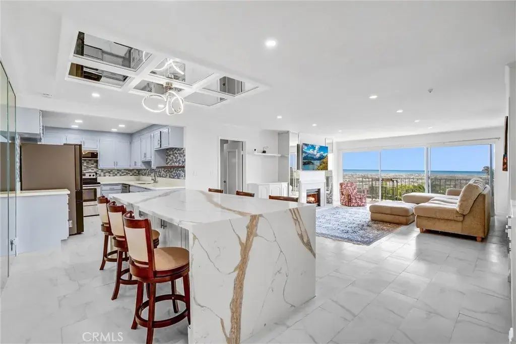 101 Scholz Plaza, Newport Beach