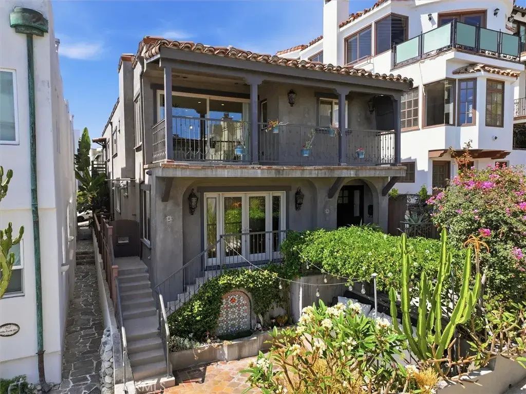 221 24th Street, Manhattan Beach