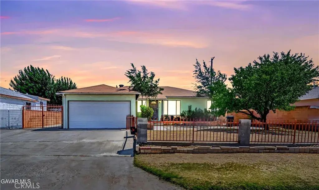 1160 W Avenue J5, Lancaster