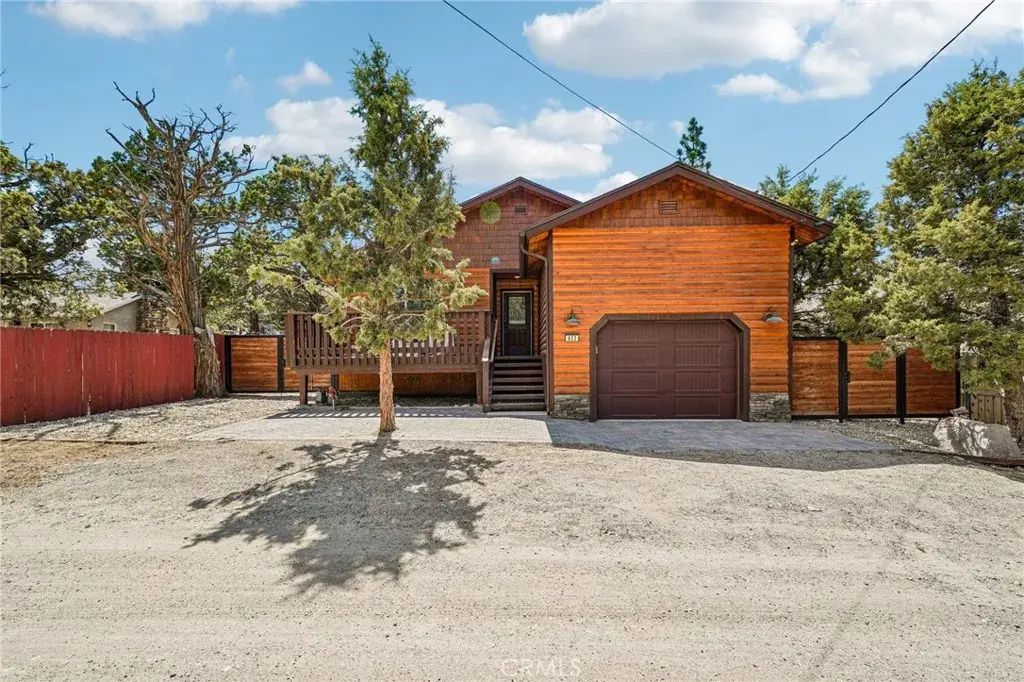 933 Spruce, Big Bear City