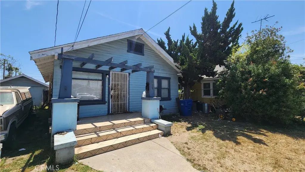 2030 E 15th, Long Beach