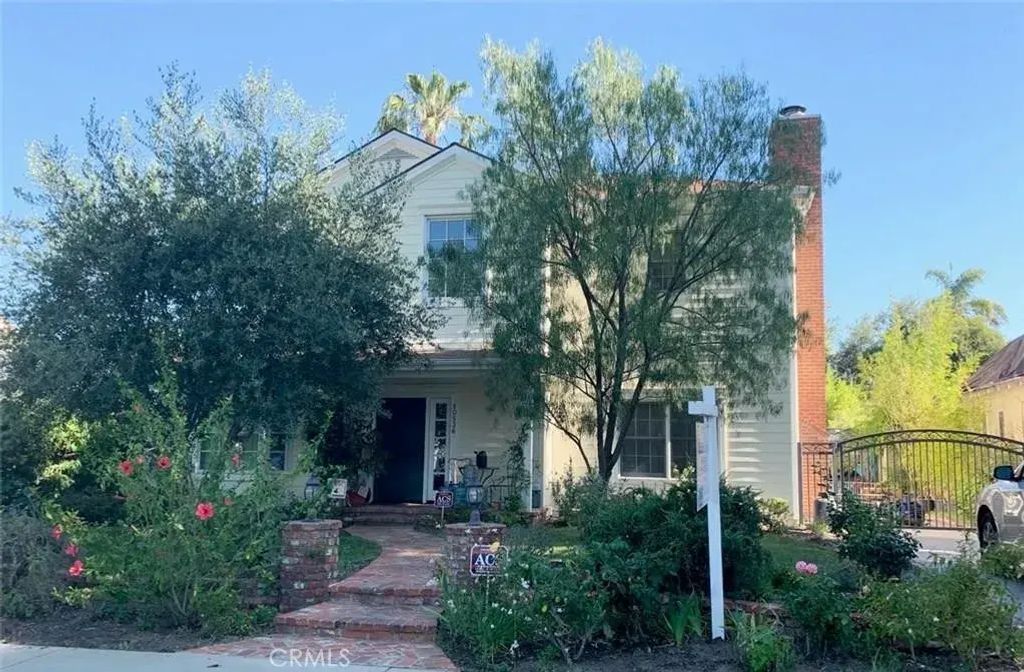 10536 Woodbridge, Toluca Lake