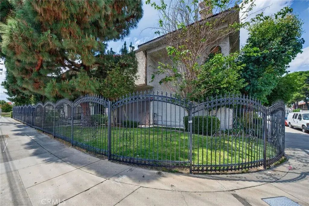 13243 Vanowen 2, North Hollywood