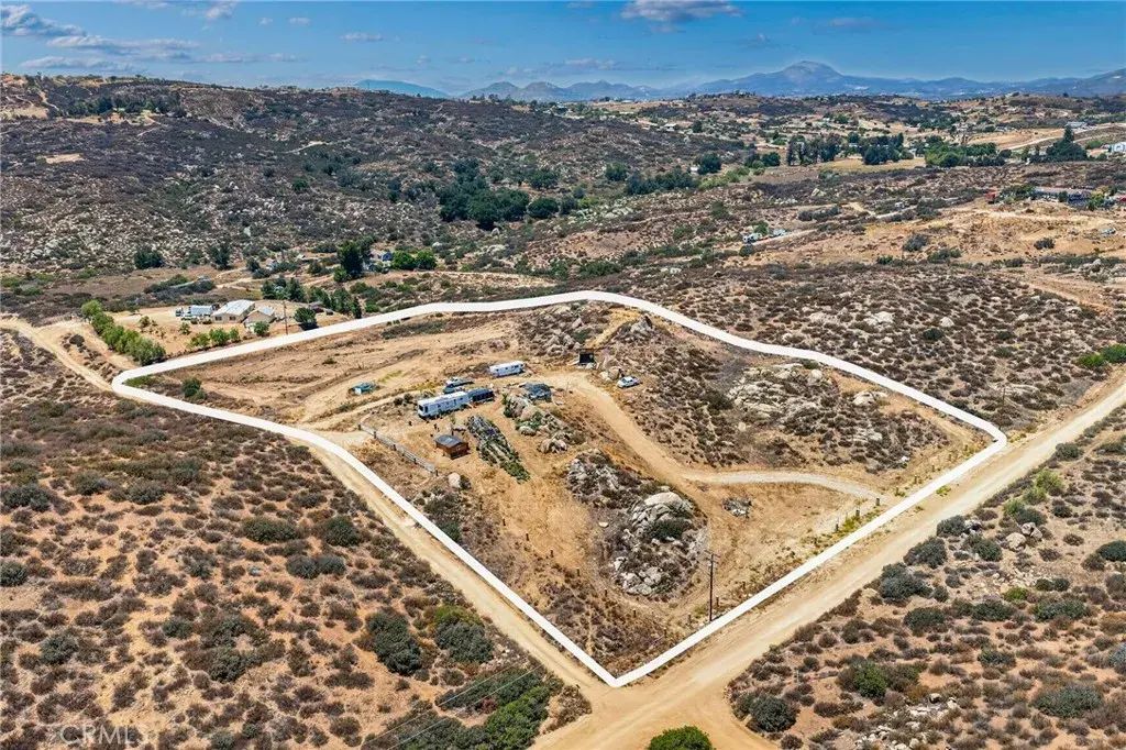 41720 Oak Canyon, Hemet