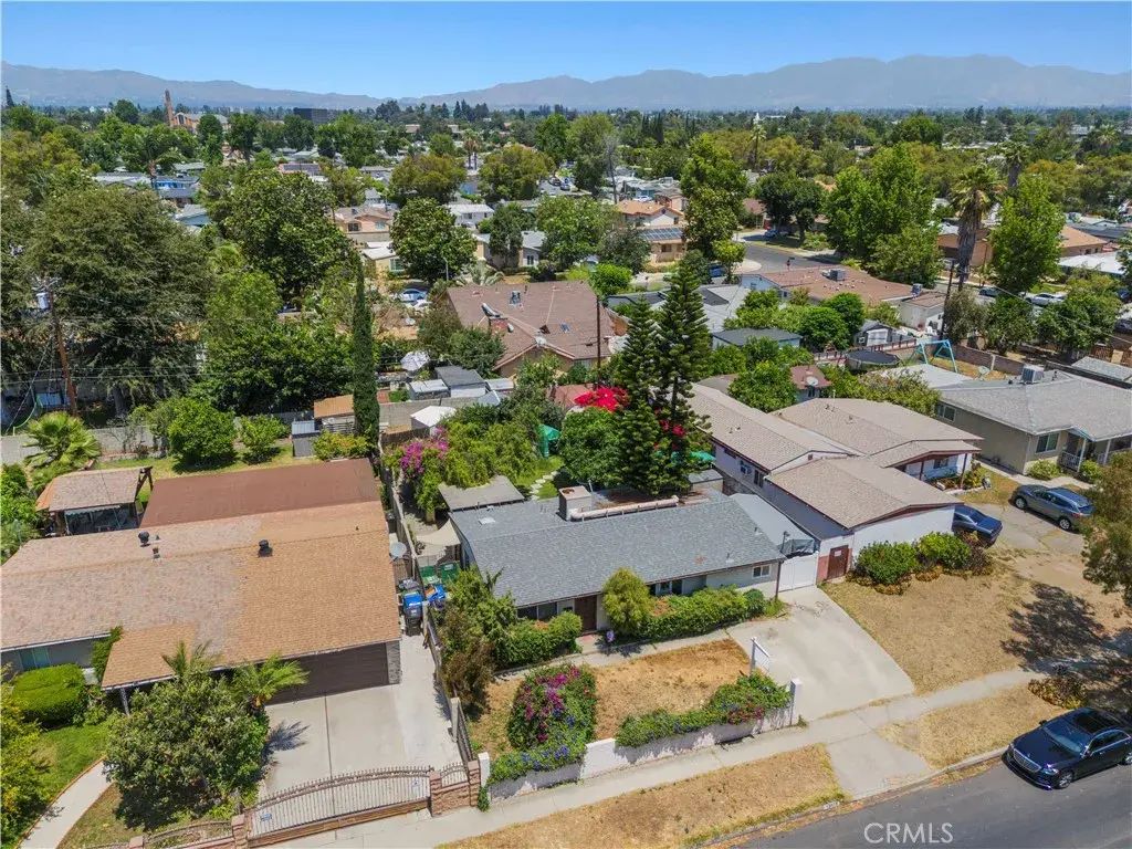 13873 Lanark, Panorama City