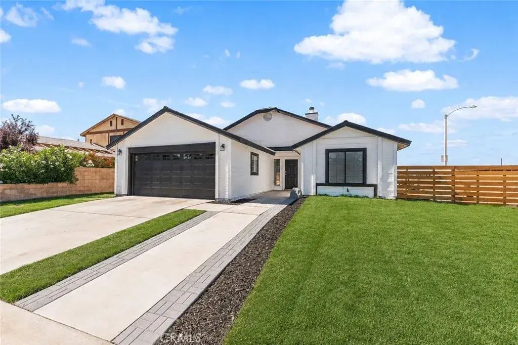 2559 E Avenue J2, Lancaster