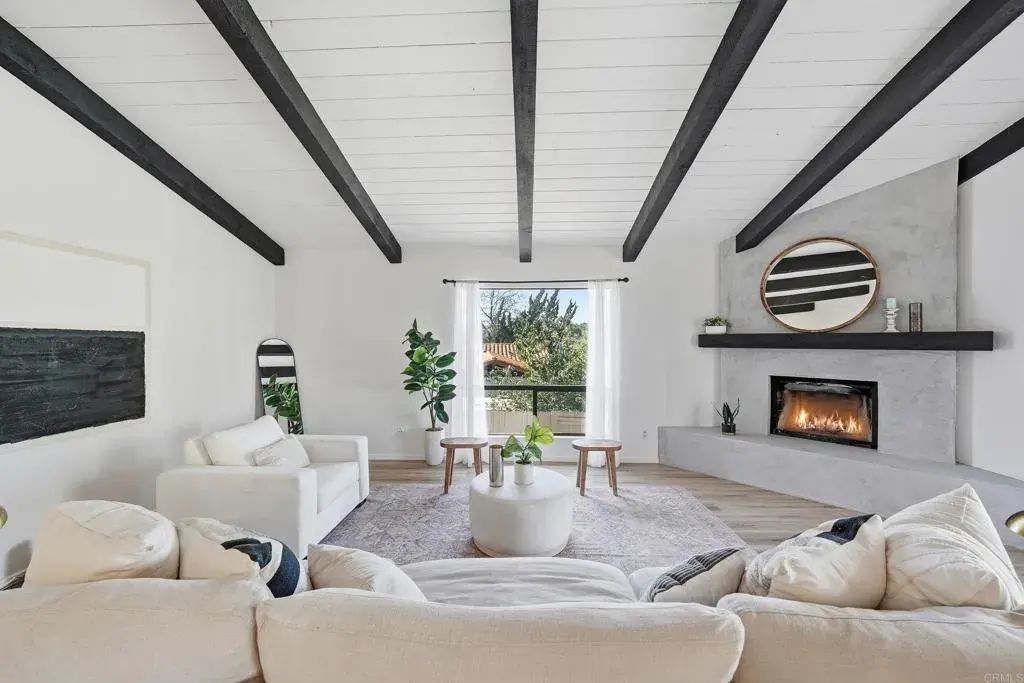 1003 Via Unidos, Fallbrook