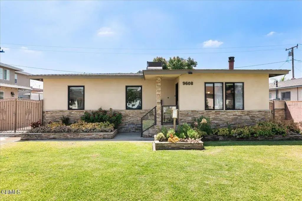 9608 Orizaba Avenue, Downey