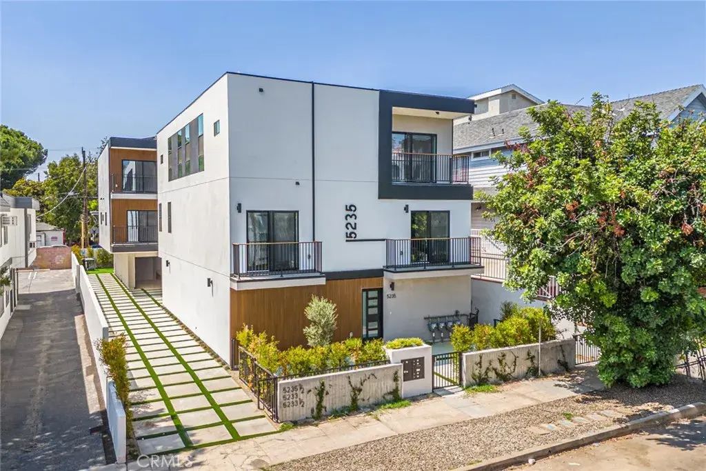5235 Satsuma Avenue, North Hollywood