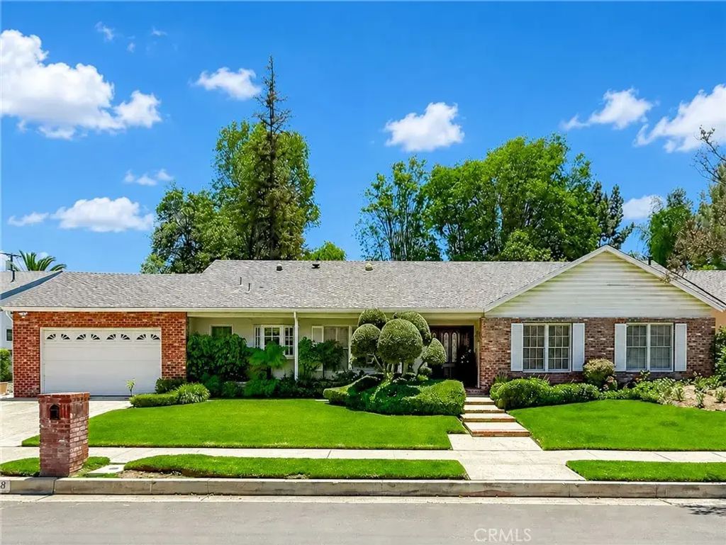 17540 Superior Street, Northridge