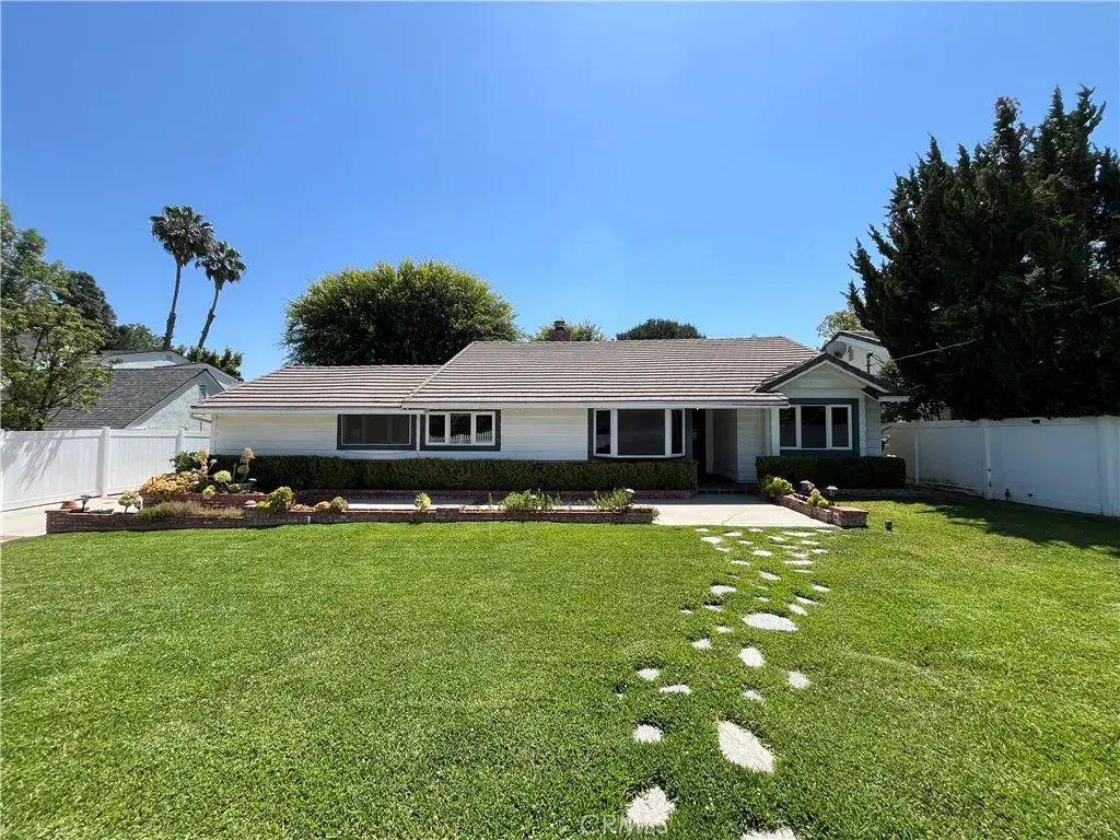 5710 Jumilla, Woodland Hills