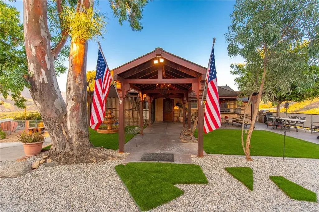 9354 Hillrose Street, Sunland