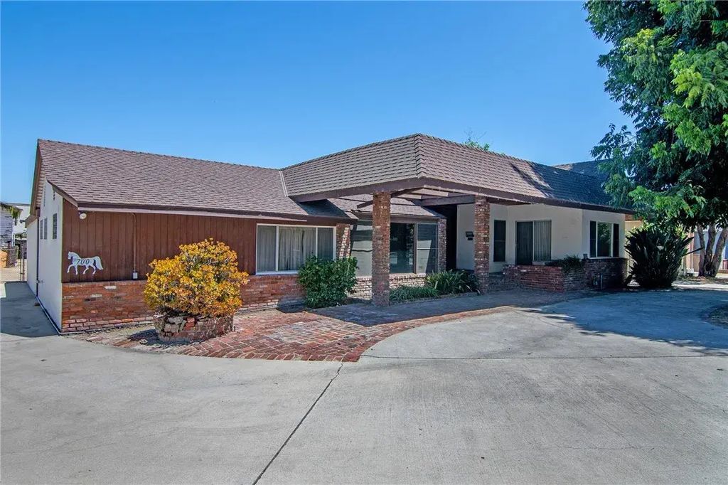 700 S Mariposa Street, Burbank