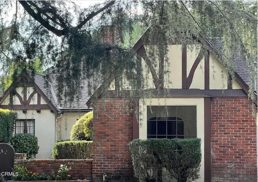 999 N Holliston Avenue, Pasadena