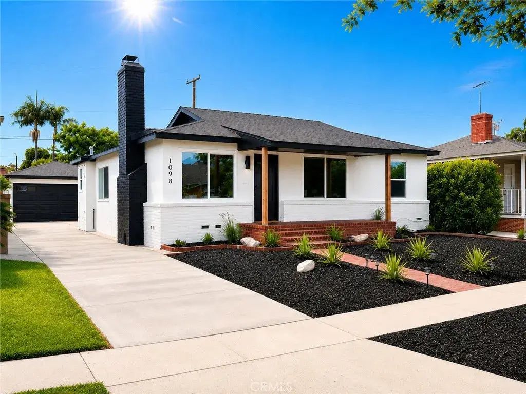 1098 E Ridgewood, Long Beach