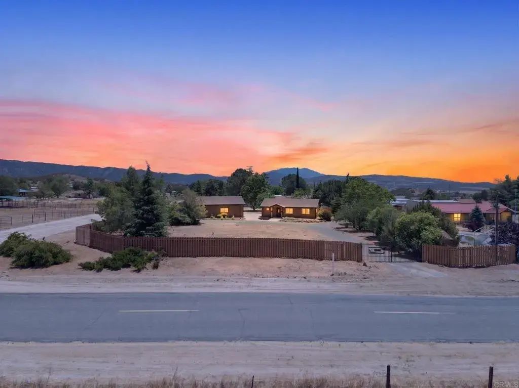 38570 Bahrman Road, Anza
