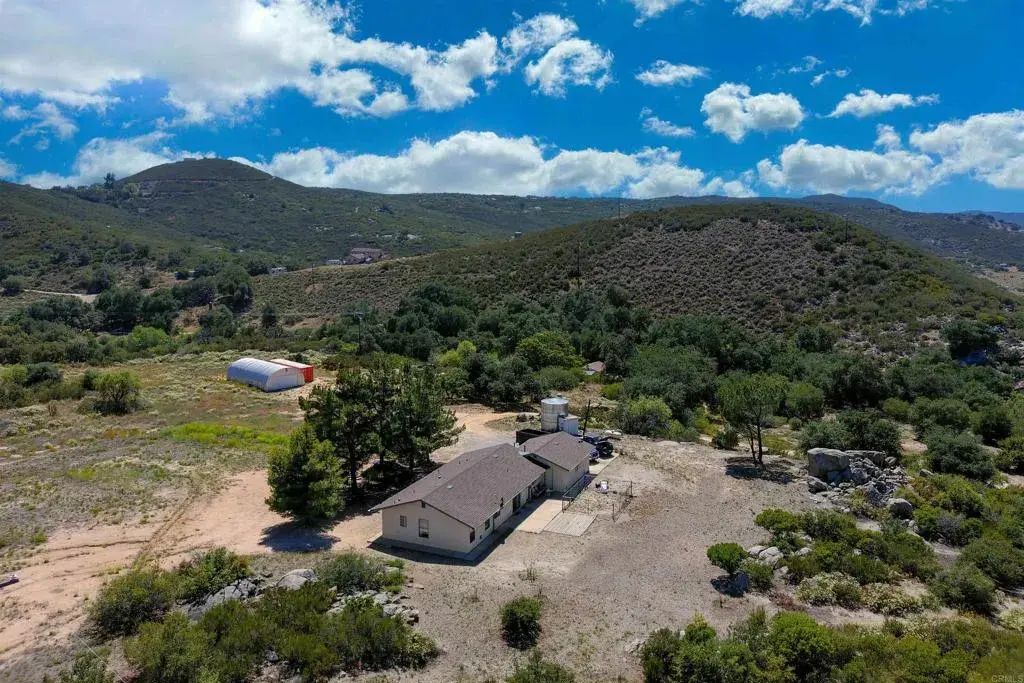 27820 Golden Eagle Road, Ramona