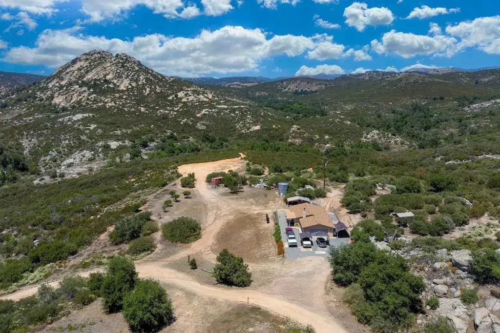27824 Golden Eagle Road, Ramona