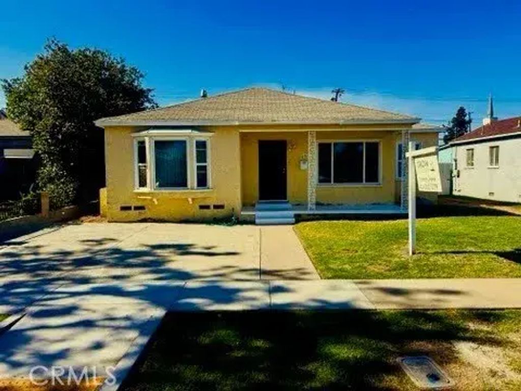 1073 E Plymouth Street, Long Beach