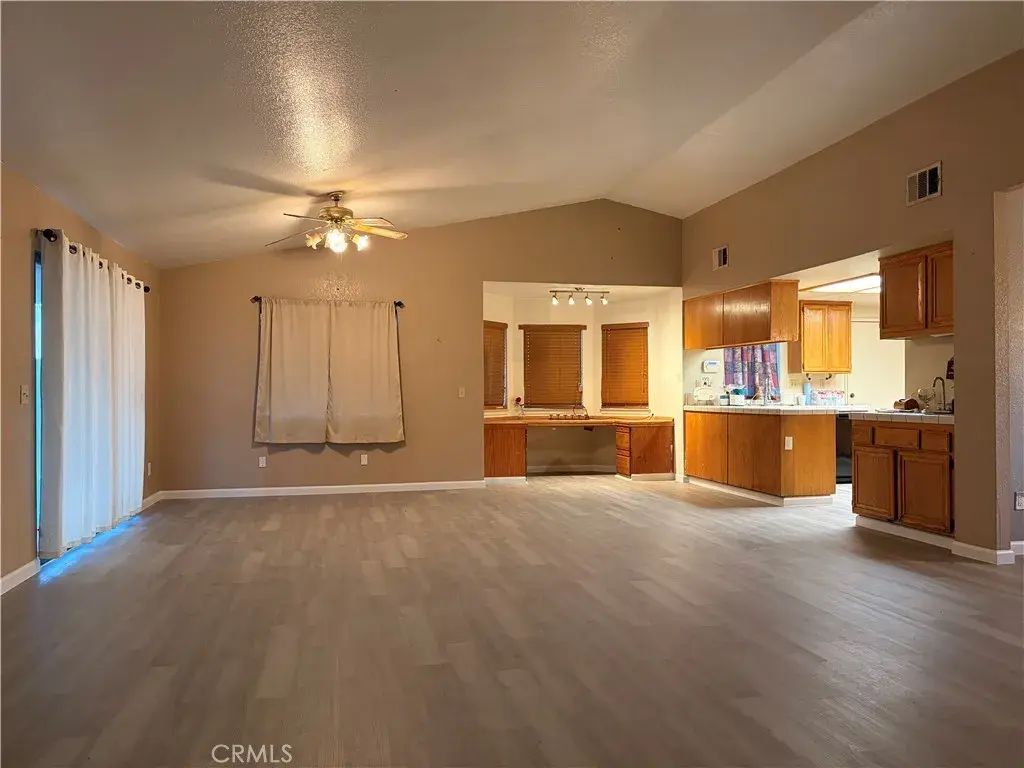 7183 Via Flores, Hesperia