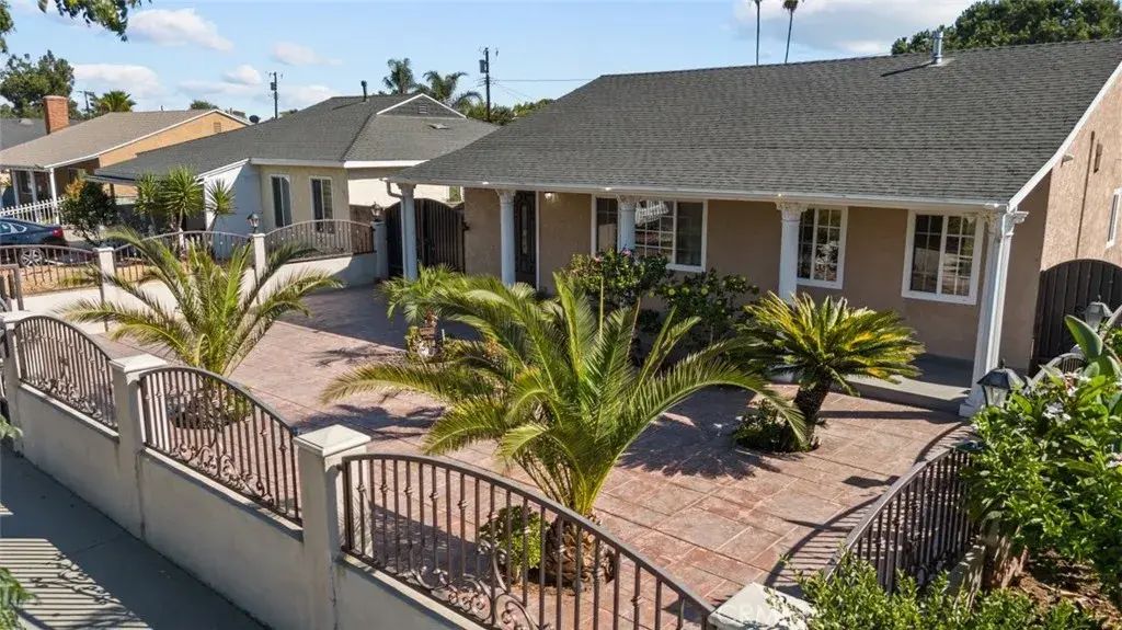 11252 Saticoy Street, Sun Valley