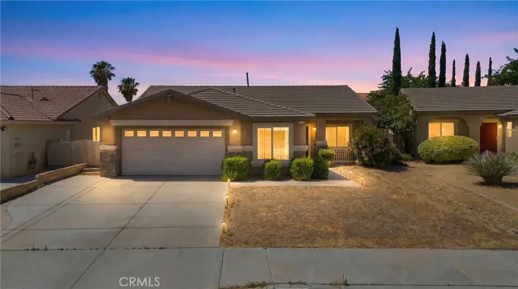 13777 Clear Valley Rd, Victorville