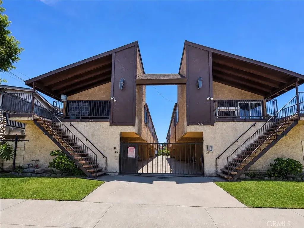 9312 Palm Street 205, Bellflower