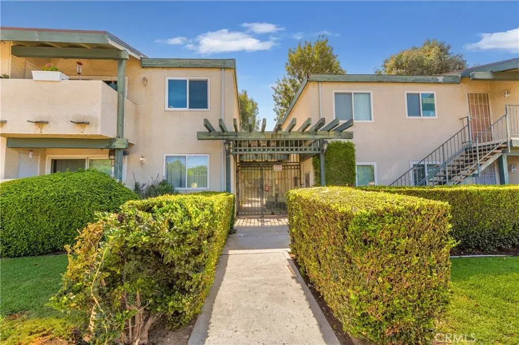 10636 Woodley Avenue 34, Granada Hills