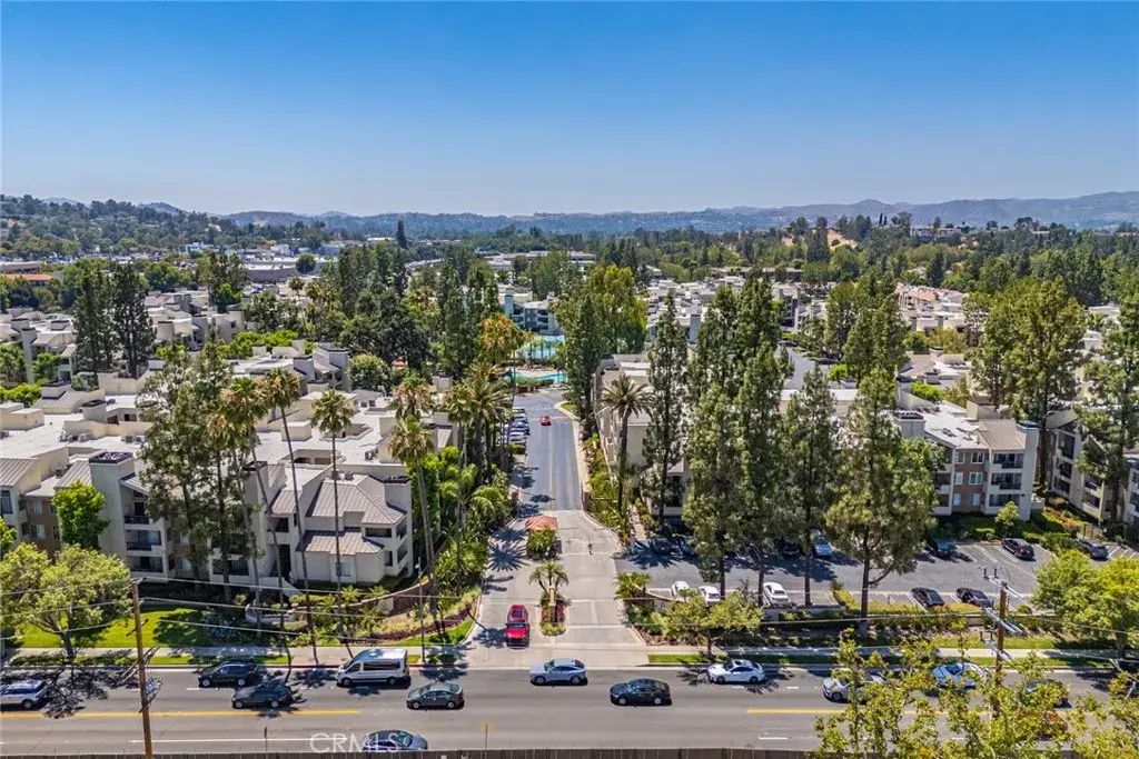 5565 Canoga 117, Woodland Hills