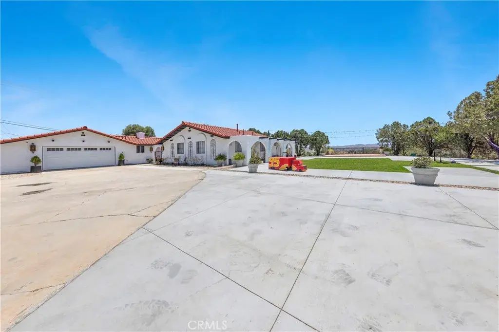 31050 Bedford, Redlands