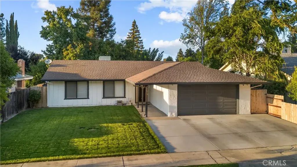 1073 El Portal, Merced
