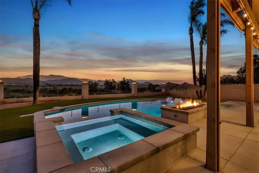 5813 Old Ranch, Riverside