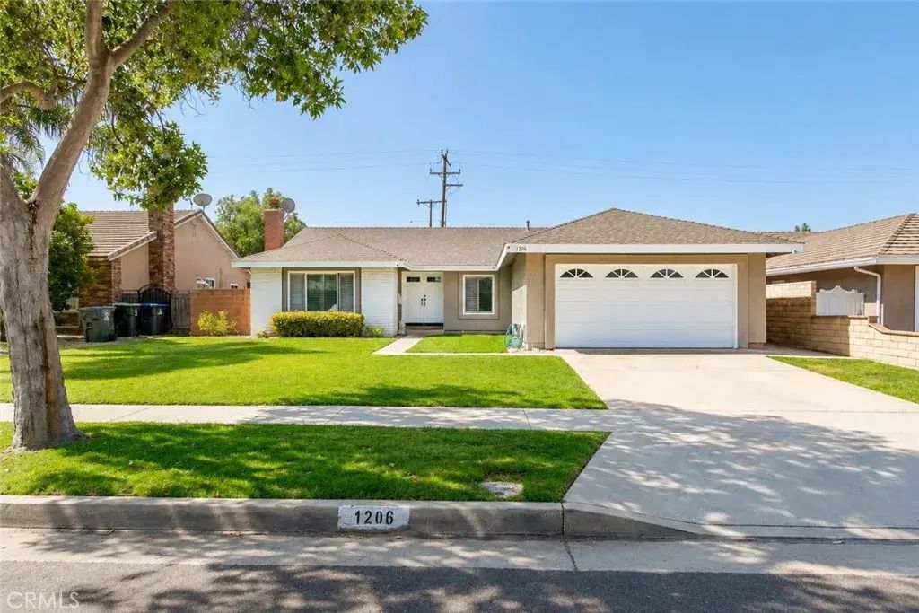 1206 Joana, Santa Ana
