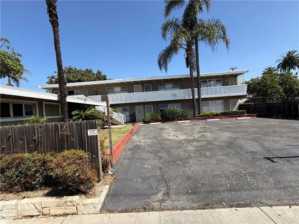 1651 E South, Long Beach