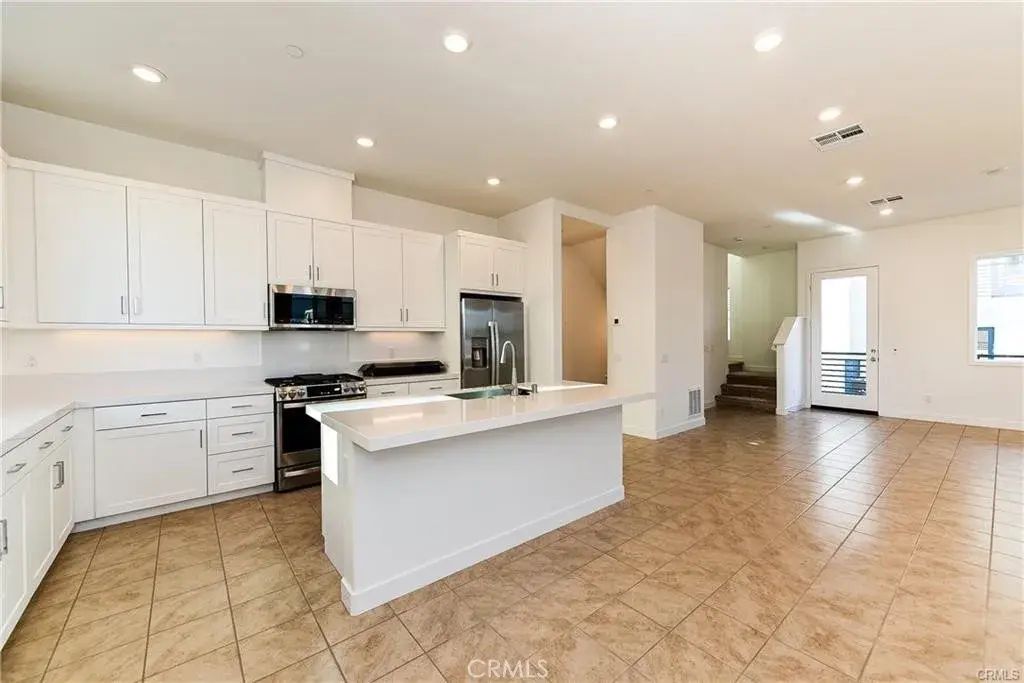 258 Sash, Irvine