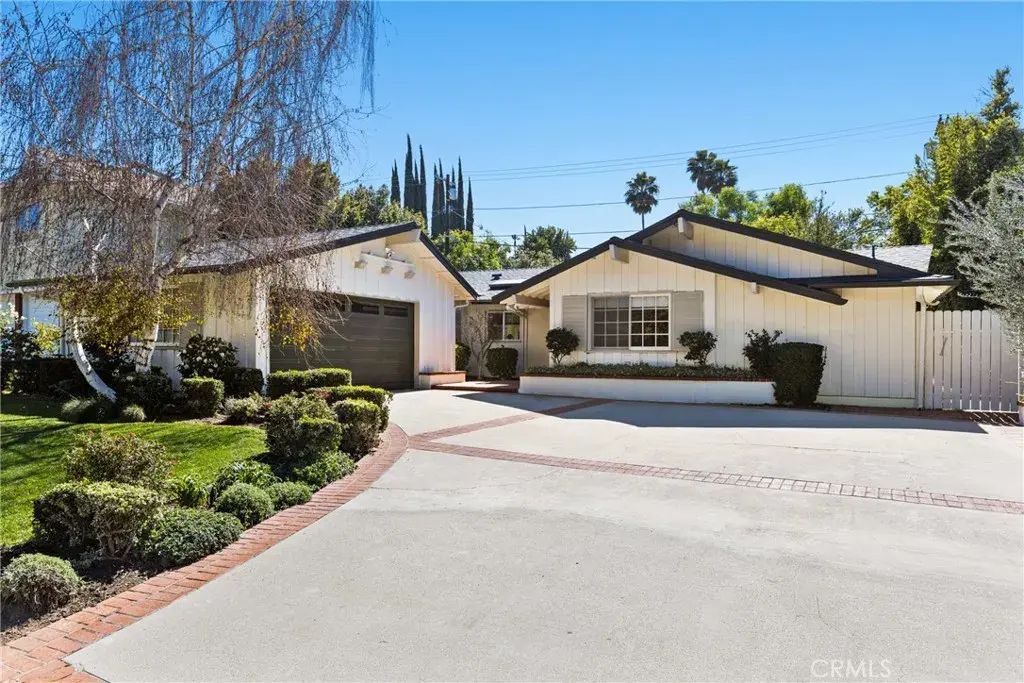 22736 Margarita Drive, Woodland Hills