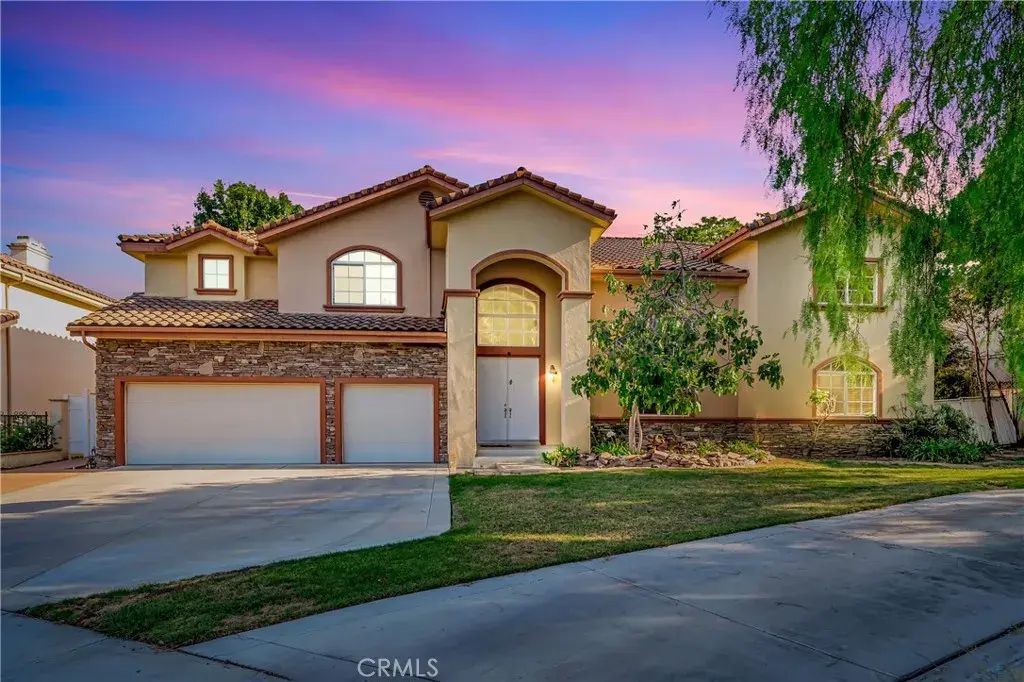 23556 Lull, West Hills