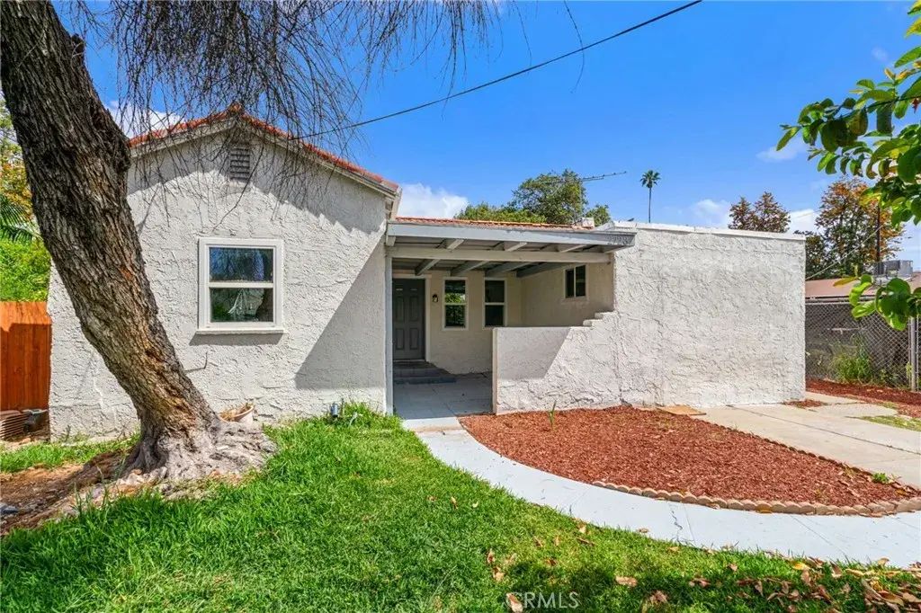 2723 Iris Street, Riverside