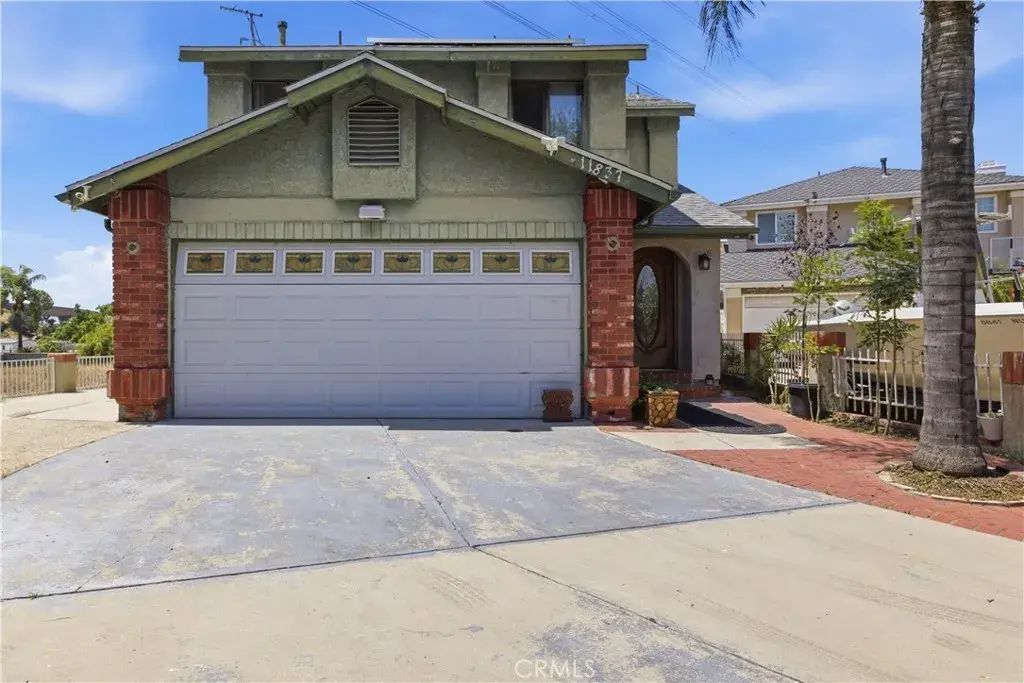 11837 Hunnewell, Sylmar