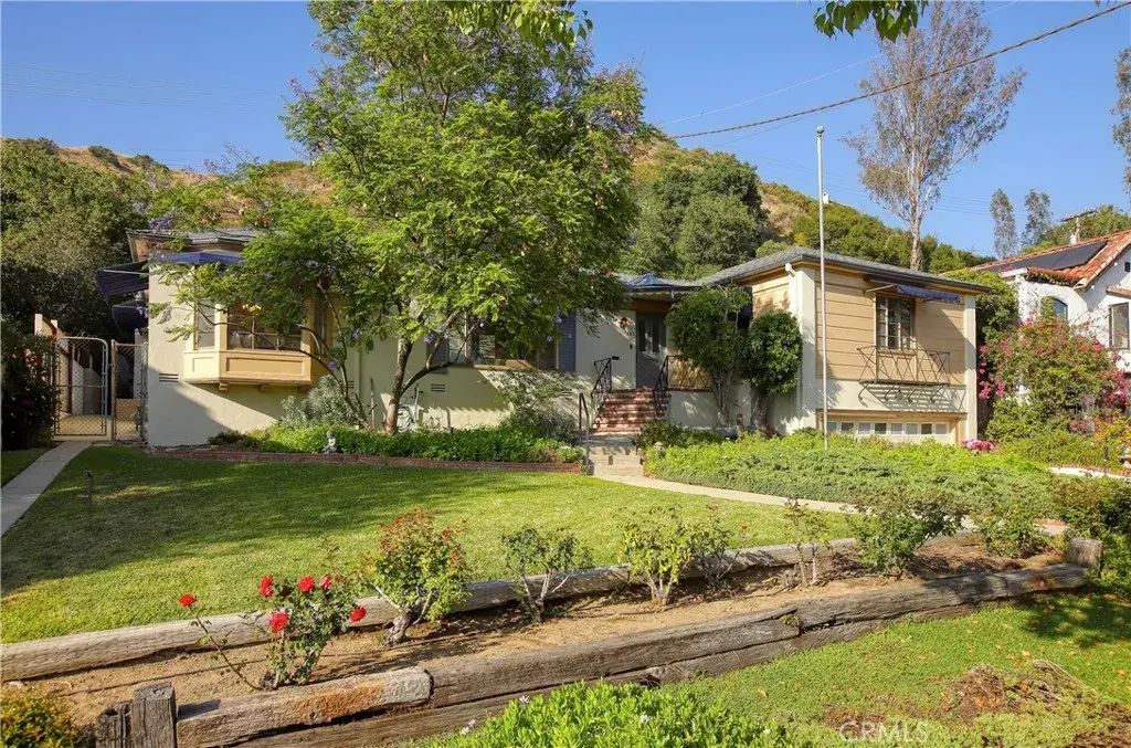 833 W Mountain, Glendale
