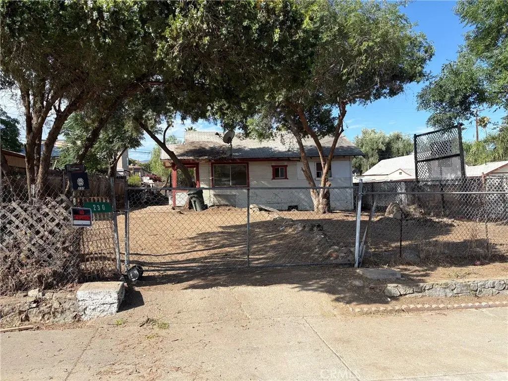 230 E Heald, Lake Elsinore