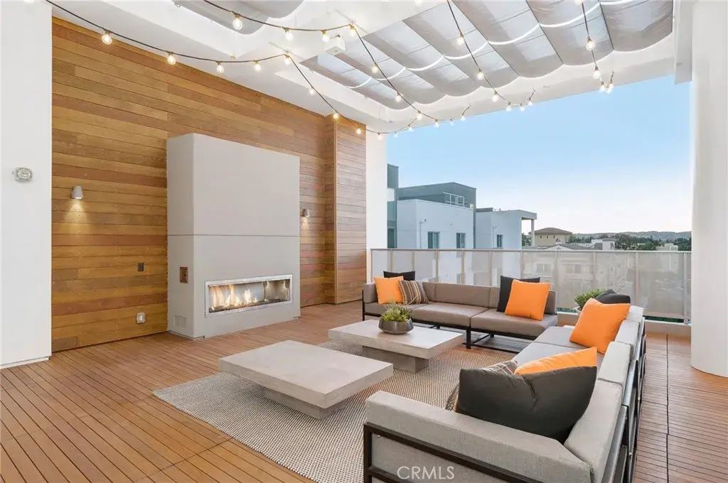 6200 Variel Avenue 343, Woodland Hills