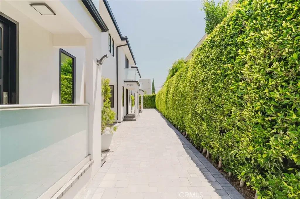 4418 Kingswell Avenue, Los Angeles