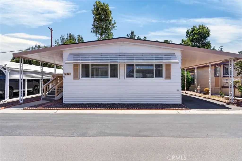 4000 Pierce 202, Riverside